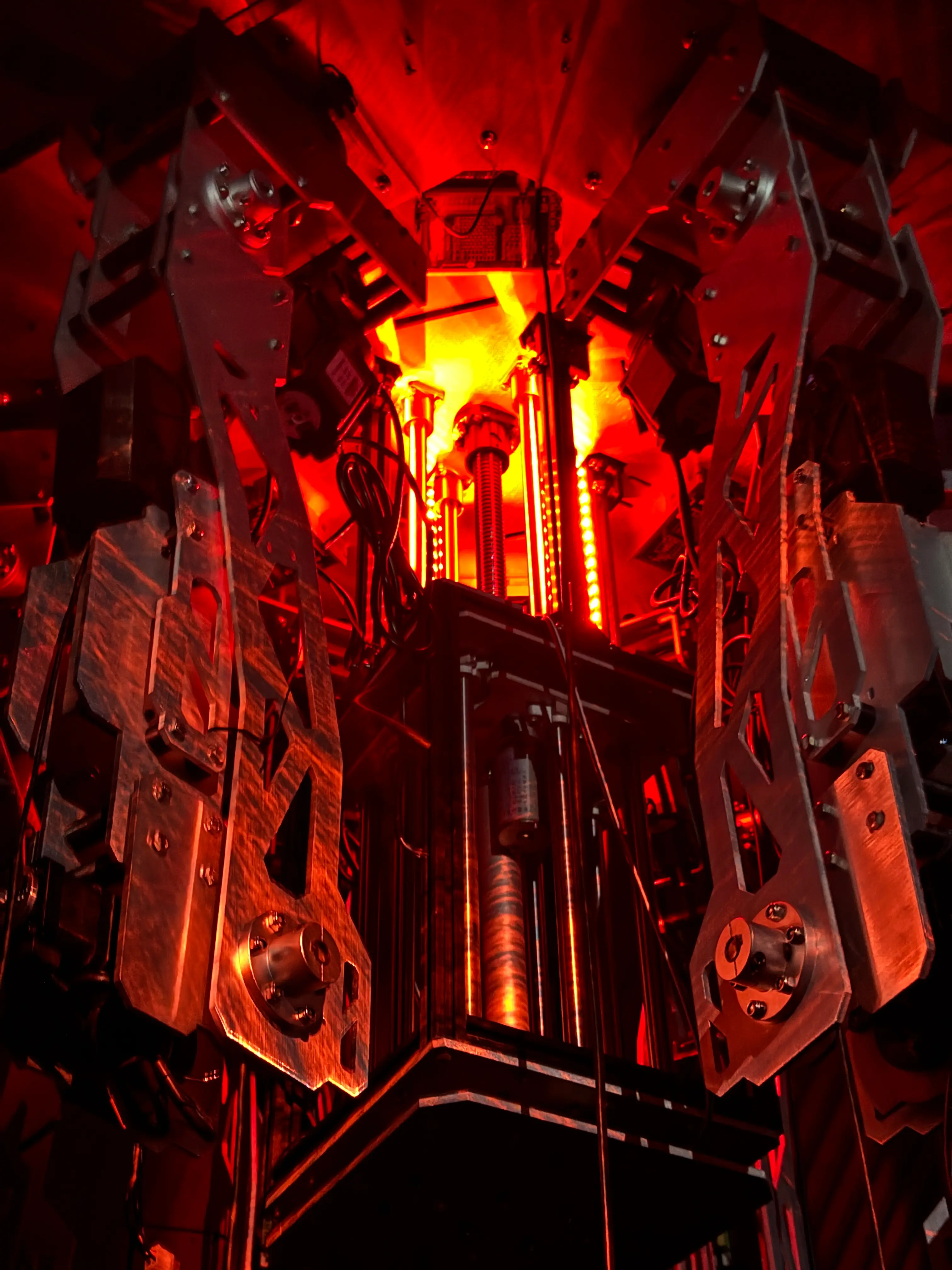 Mechanical joints and cabling of the core under working light